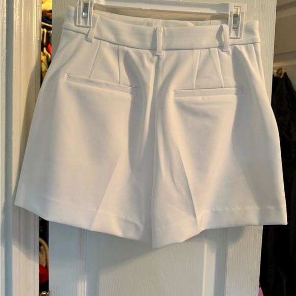 Express Ivory Jacket - Picture 2 of 3